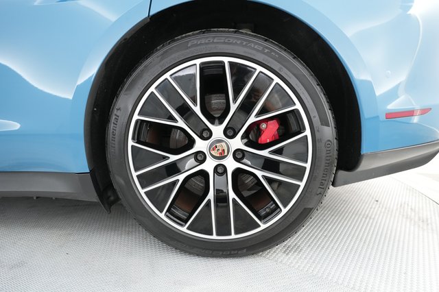 2020 Porsche Taycan — photo 17 of 21