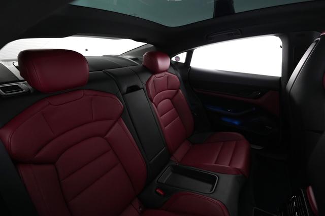2020 Porsche Taycan — photo 4 of 21