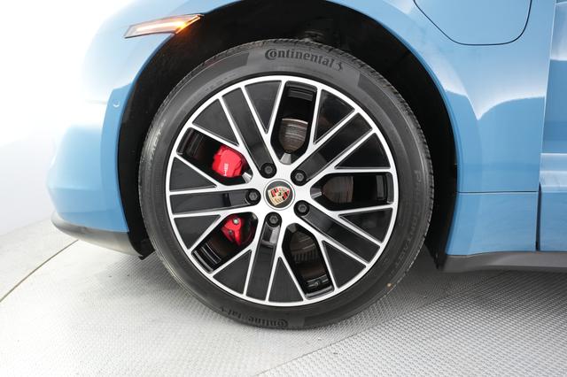 2020 Porsche Taycan — photo 7 of 21