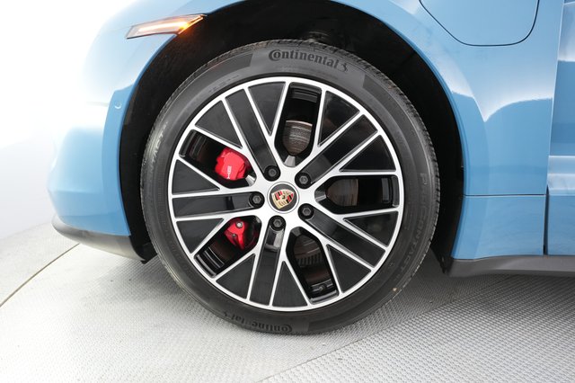 2020 Porsche Taycan — photo 7 of 21