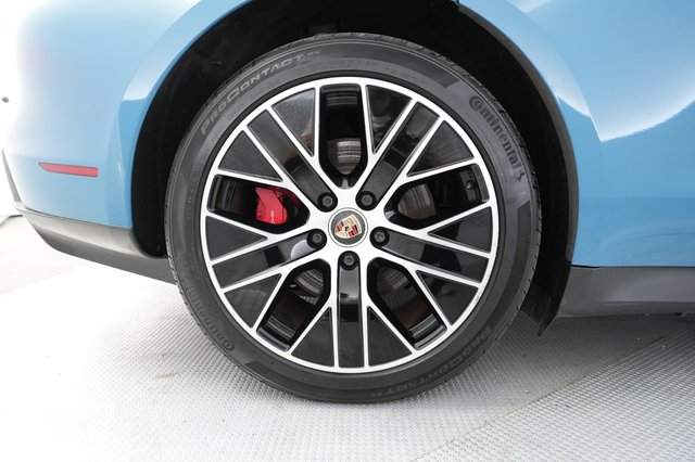 2020 Porsche Taycan — photo 16 of 21