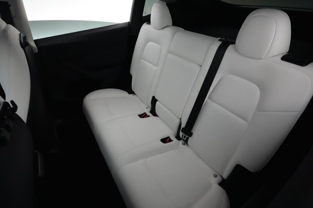 2023 Tesla Model Y — photo 18 of 22