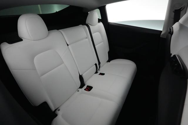 2023 Tesla Model Y — photo 4 of 22