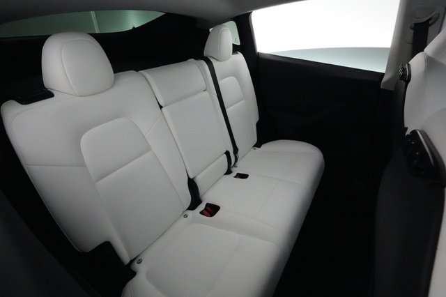 2023 Tesla Model Y — photo 4 of 22