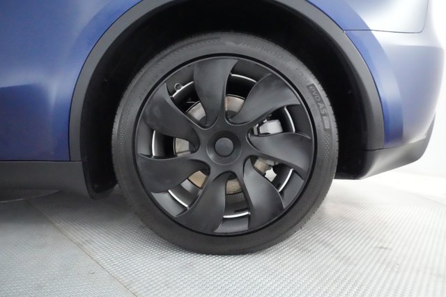 2023 Tesla Model Y — photo 17 of 22