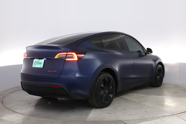 2023 Tesla Model Y — photo 2 of 22