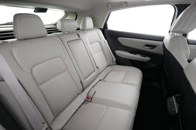 2023 Nissan Ariya — photo 4 of 22