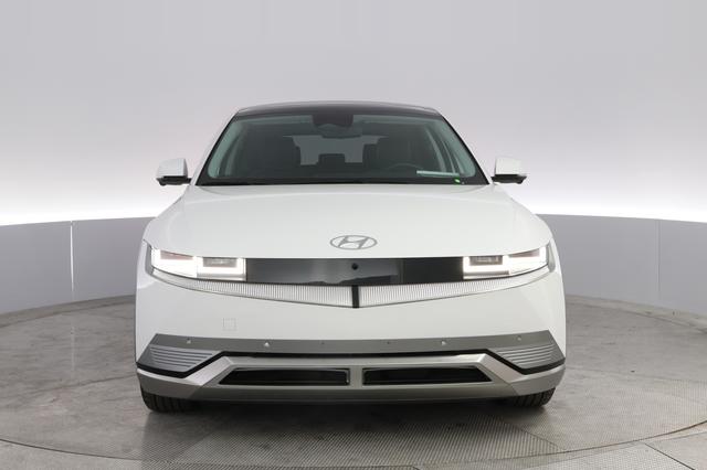 2024 Hyundai IONIQ 5 — photo 9 of 22