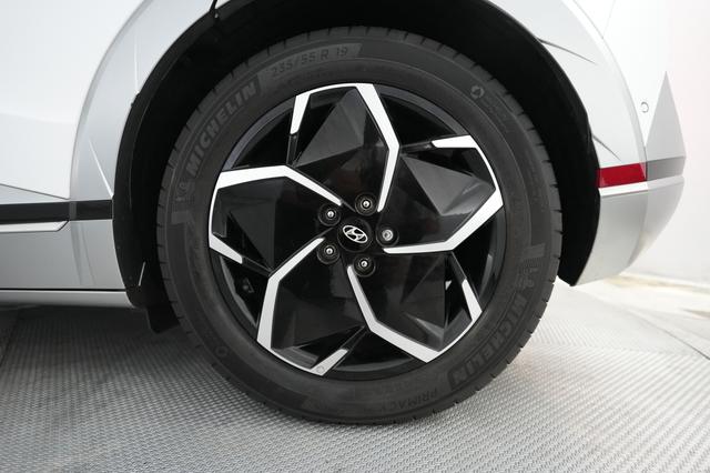 2024 Hyundai IONIQ 5 — photo 7 of 22