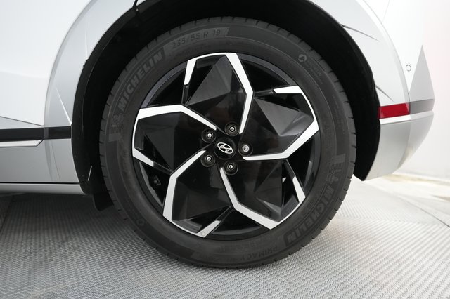 2024 Hyundai IONIQ 5 — photo 7 of 22