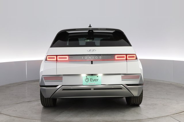 2024 Hyundai IONIQ 5 — photo 12 of 22