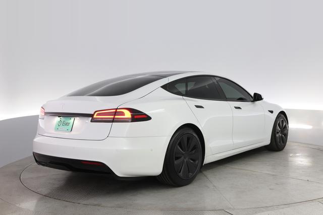 2023 Tesla Model S — photo 2 of 21