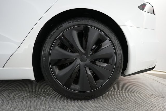2023 Tesla Model S — photo 16 of 21