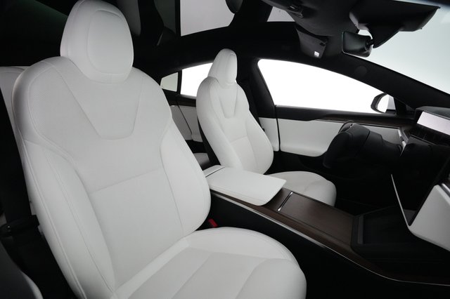 2023 Tesla Model S — photo 18 of 21