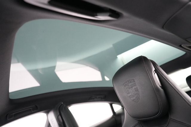 2021 Porsche Taycan — photo 20 of 22