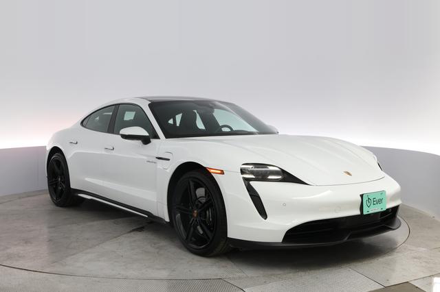 2021 Porsche Taycan — photo 10 of 22