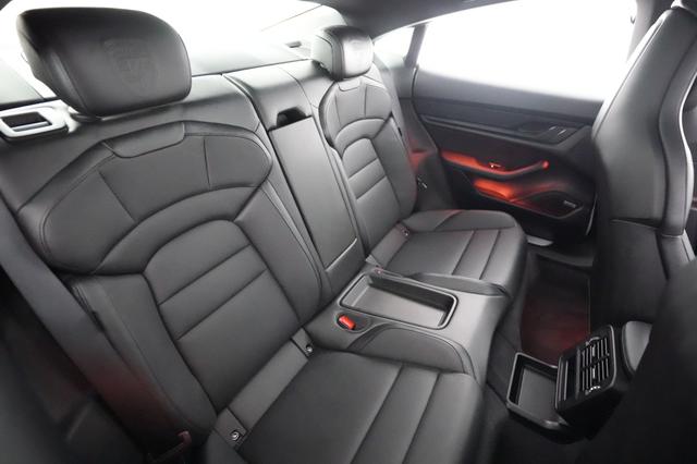 2021 Porsche Taycan — photo 4 of 22