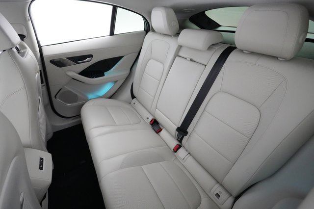 2022 Jaguar I-Pace — photo 17 of 24