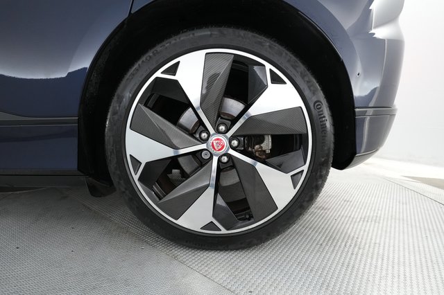 2022 Jaguar I-Pace — photo 7 of 24
