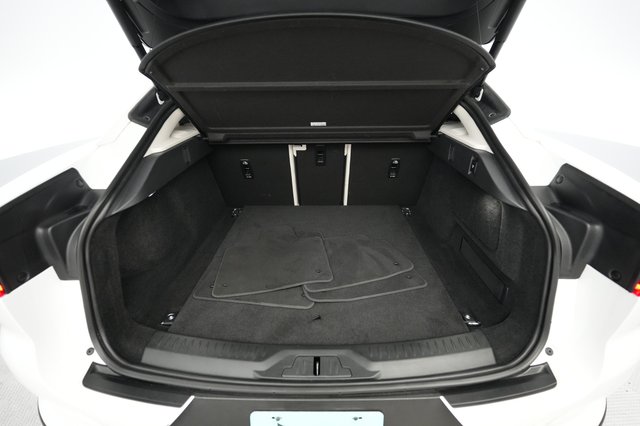 2023 Jaguar I-Pace — photo 6 of 24