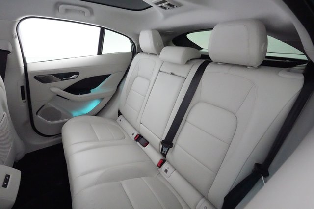 2023 Jaguar I-Pace — photo 19 of 24