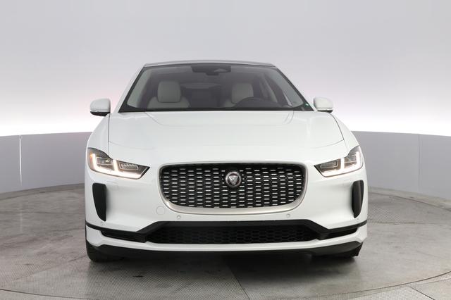 2023 Jaguar I-Pace — photo 9 of 24