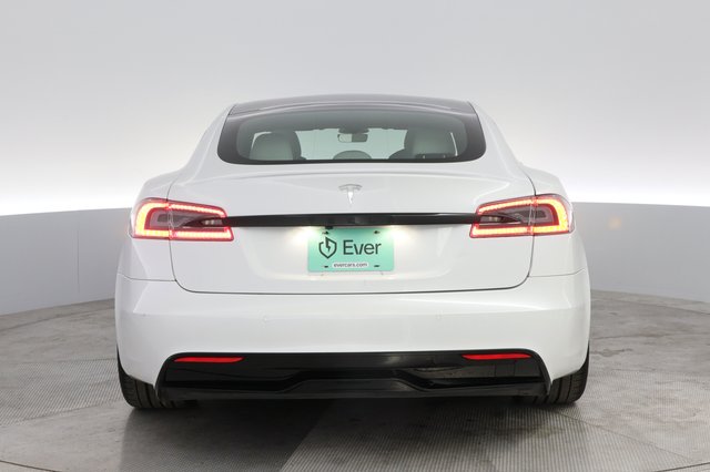 2022 Tesla Model S — photo 12 of 23