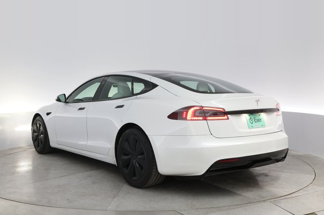 2022 Tesla Model S — photo 13 of 23