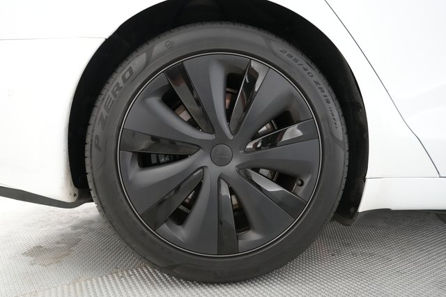 2022 Tesla Model S — photo 17 of 23
