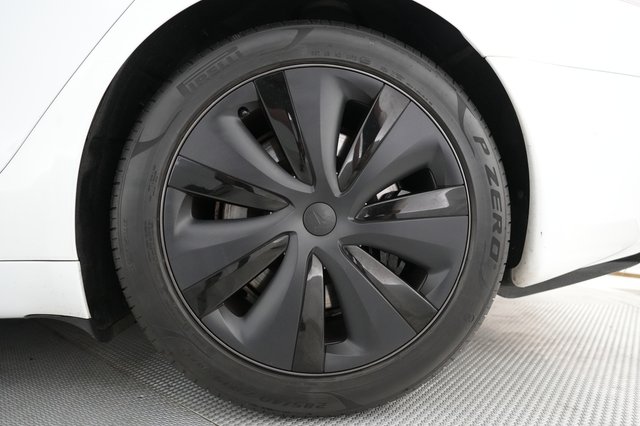2022 Tesla Model S — photo 16 of 23