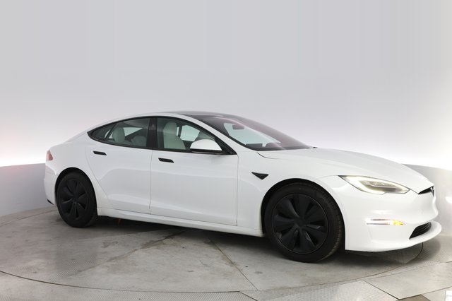 2022 Tesla Model S — photo 11 of 23