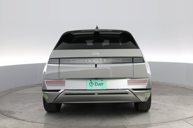 2023 Hyundai IONIQ 5 — photo 12 of 22