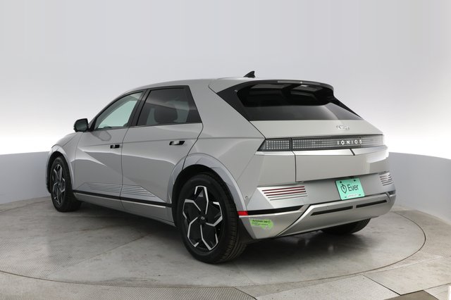 2023 Hyundai IONIQ 5 — photo 13 of 22