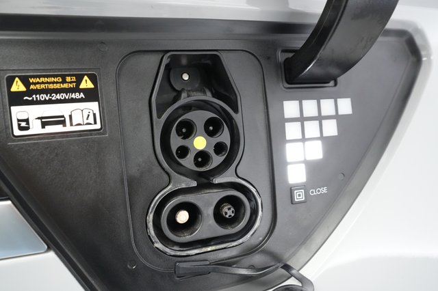 2023 Hyundai IONIQ 5 — photo 8 of 22