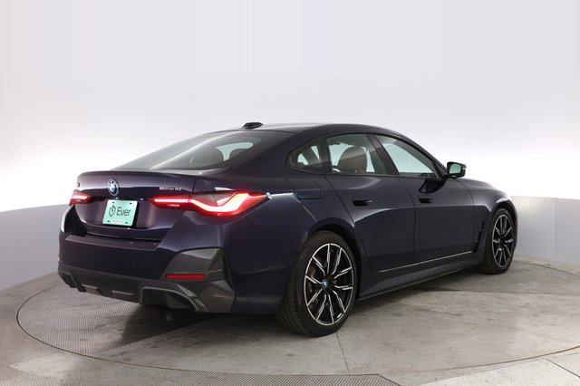 2022 BMW i4 — photo 2 of 21