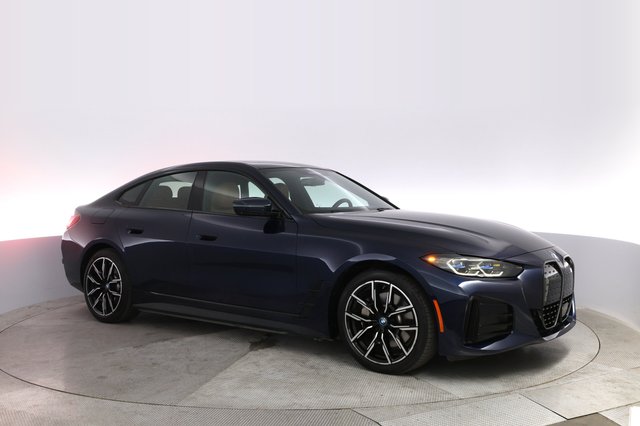 2022 BMW i4 — photo 11 of 21