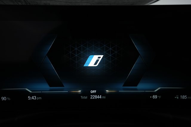 2022 BMW i4 — photo 5 of 21