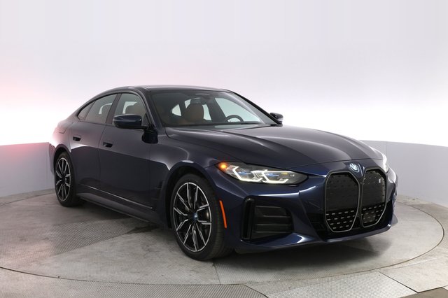 2022 BMW i4 — photo 10 of 21