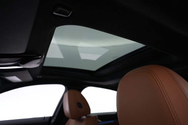 2022 BMW i4 — photo 20 of 21