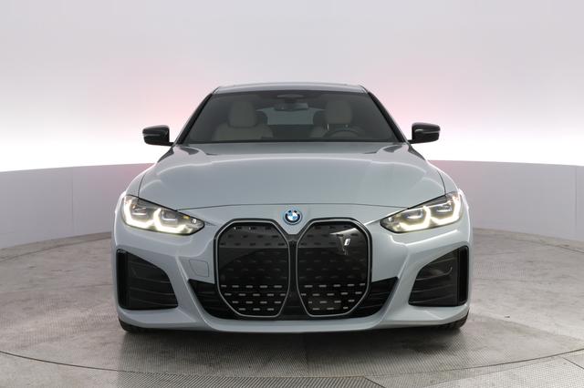 2024 BMW i4 — photo 9 of 20