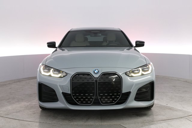2024 BMW i4 — photo 9 of 20