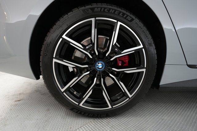 2024 BMW i4 — photo 17 of 20