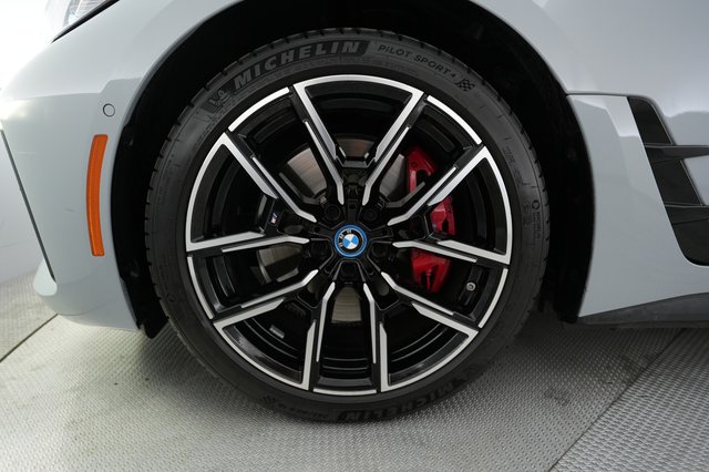 2024 BMW i4 — photo 15 of 20