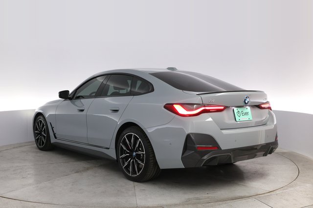 2024 BMW i4 — photo 13 of 20