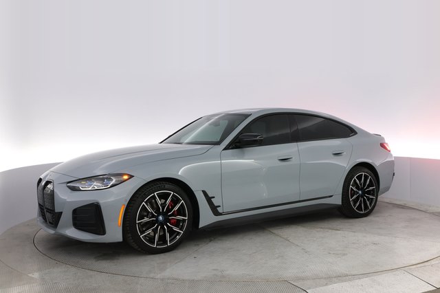 2024 BMW i4 — photo 14 of 20