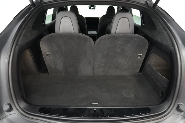 2022 Tesla Model X — photo 6 of 26