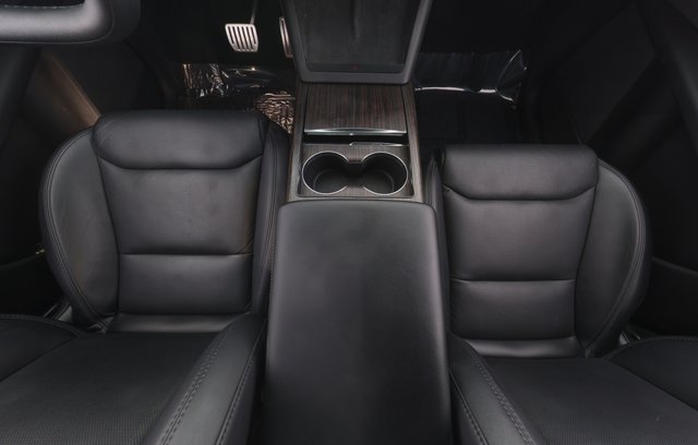 2022 Tesla Model X — photo 24 of 26