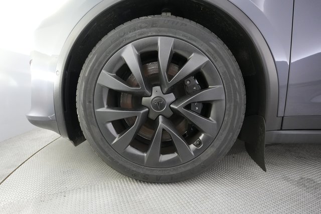 2022 Tesla Model X — photo 7 of 26