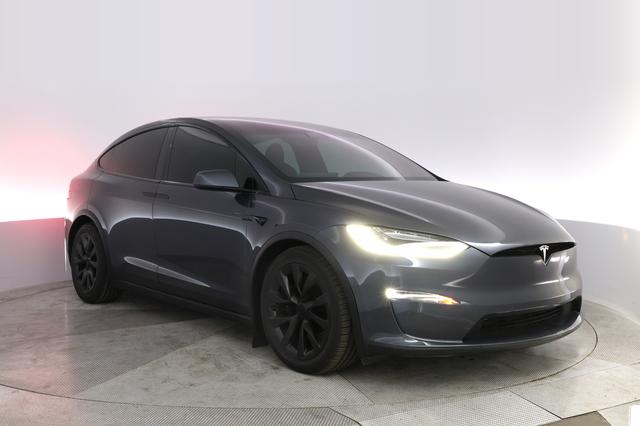 2022 Tesla Model X — photo 10 of 26