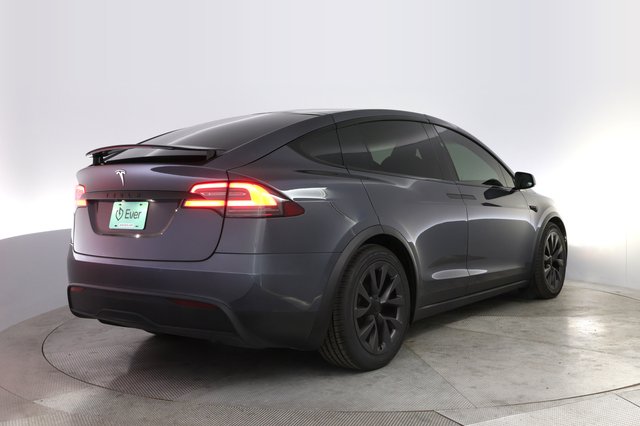 2022 Tesla Model X — photo 2 of 26
